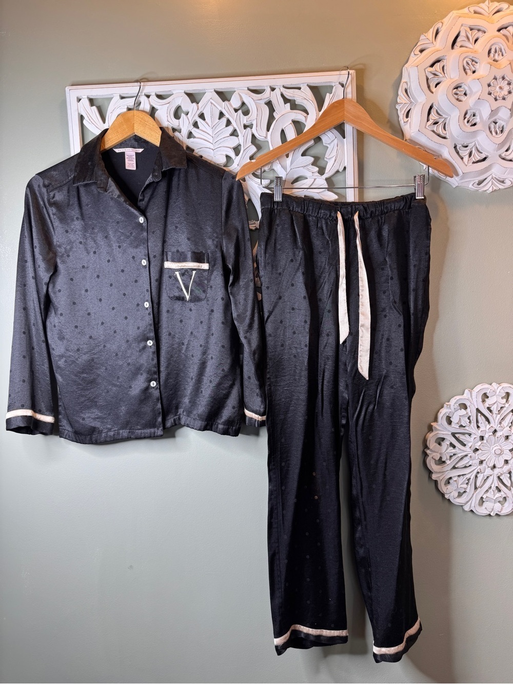 Vintage Victoria’s Secret  Black Two-Piece Pajama Set Contrast Trim XS Short